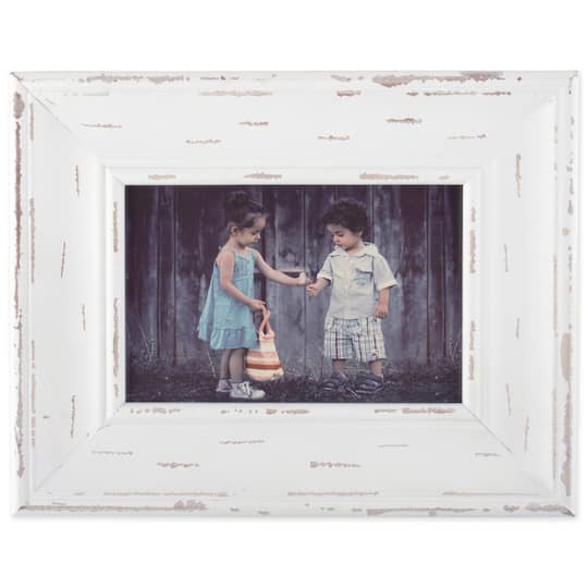 DII&#xAE; White Distressed 5&#x22; x 7&#x22; Picture Frame